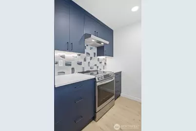 8800 20th Avenue NE #B202, Seattle, WA 98115 - Photo 18