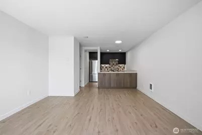8800 20th Avenue NE #B202, Seattle, WA 98115 - Photo 10