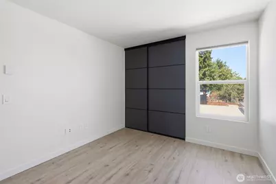 8800 20th Avenue NE #B202, Seattle, WA 98115 - Photo 32