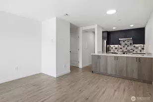 8800 20th Ave NE, Seattle, WA 98115 - Photo 12