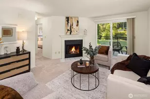 10838 E Riverside Dr, Bothell, WA 98011 - Photo 4