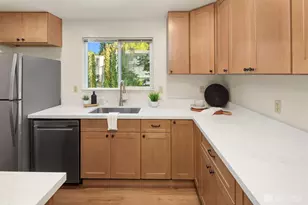 10838 E Riverside Dr, Bothell, WA 98011 - Photo 10