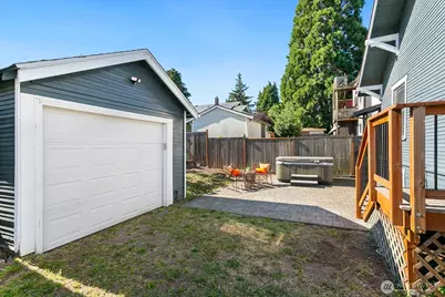 4329 5th Avenue NE, Seattle, WA 98105 - Photo 2