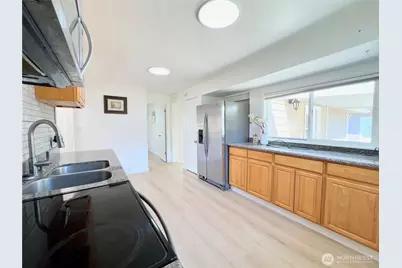 251 E 72nd Street, Tacoma, WA 98404 - Photo 12