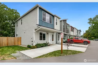 226 N Madison Street #E, Monroe, WA 98272 - Photo 2