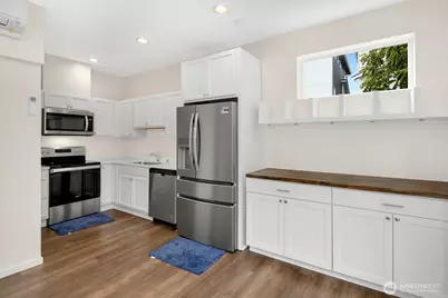 226 N Madison Street #E, Monroe, WA 98272 - Photo 8