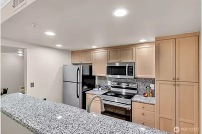 25235 SE Klahanie Boulevard #N102, Sammamish, WA 98029 - Photo 10