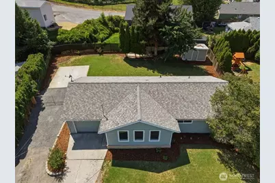 1004 Vista Pl., Wenatchee, WA 98801 - Photo 2