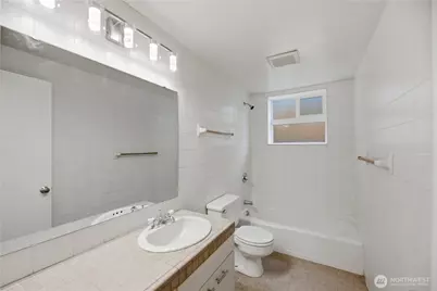 4324 Phinney Avenue N #1, Seattle, WA 98103 - Photo 14
