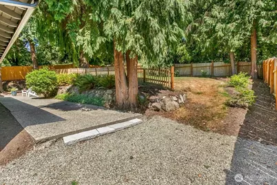 8920 168th Avenue NE, Redmond, WA 98052 - Photo 32