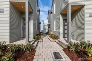 3538 S Dawson St, Seattle, WA 98118 - Photo 2