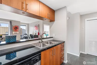 2721 1st Avenue #809, Seattle, WA 98121 - Photo 12
