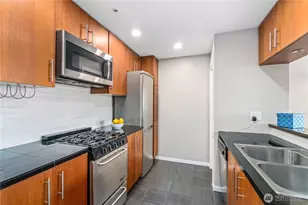 2721 1st Ave, Seattle, WA 98121 - Photo 10