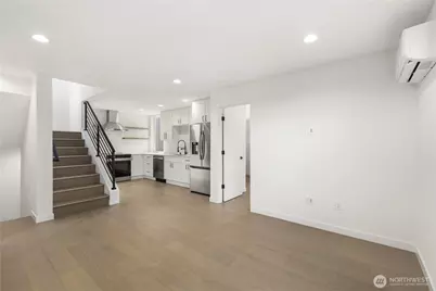 516 N 102nd Street, Seattle, WA 98133 - Photo 10