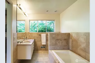 5715 63rd Avenue NE, Seattle, WA 98105 - Photo 18