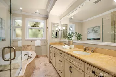 725 Harvard Avenue E, Seattle, WA 98102 - Photo 22