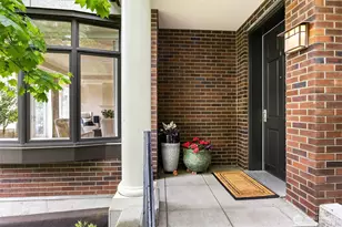 725 Harvard Ave E, Seattle, WA 98102 - Photo 2