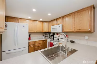 2969 SE Mile Hill Drive #E2, Port Orchard, WA 98366 - Photo 8