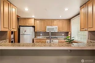 601 W Mercer Pl, Seattle, WA 98119 - Photo 6