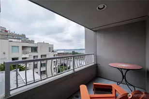 601 W Mercer Pl, Seattle, WA 98119 - Photo 12