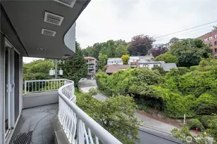 601 W Mercer Pl, Seattle, WA 98119 - Photo 22