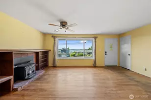 705 NE 6th St, Coupeville, WA 98236 - Photo 8