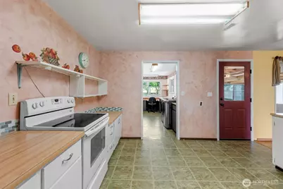 705 NE 6th Street, Coupeville, WA 98236 - Photo 14