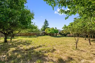 705 NE 6th St, Coupeville, WA 98236 - Photo 32
