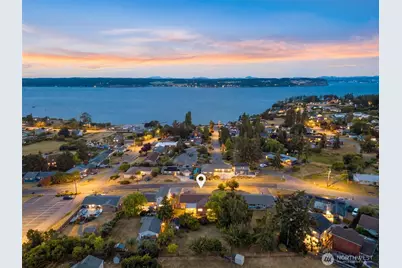705 NE 6th Street, Coupeville, WA 98236 - Photo 4