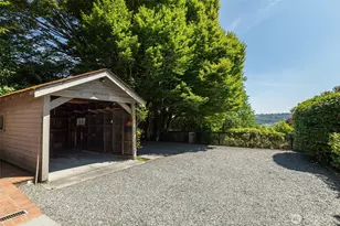 370 Highland Dr, Seattle, WA 98109 - Photo 30