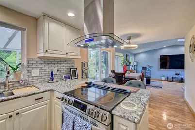 6410 65th Place NE, Marysville, WA 98270 - Photo 12