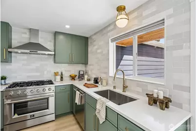 3310 9th Avenue W, Seattle, WA 98119 - Photo 10
