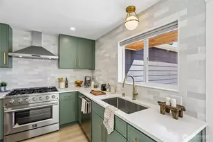 3310 9th Ave W, Seattle, WA 98119 - Photo 10