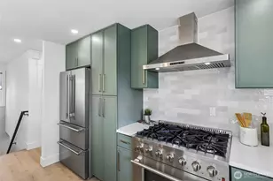 3310 9th Ave W, Seattle, WA 98119 - Photo 12