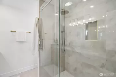 3310 9th Avenue W, Seattle, WA 98119 - Photo 20