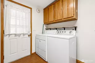 592 NE Saturn Ln, Bremerton, WA 98311 - Photo 14