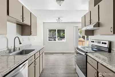 14136 74th Place NE #15C, Kirkland, WA 98034 - Photo 8