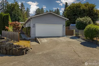10527 Beardslee Boulevard, Bothell, WA 98011 - Photo 2