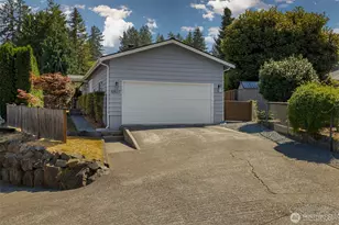 10527 Beardslee Blvd, Bothell, WA 98011 - Photo 2