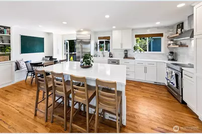 310 Pine Street, Edmonds, WA 98020 - Photo 4