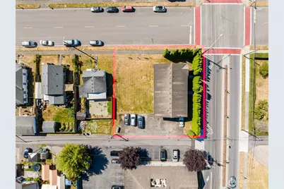 703 Broadway Street, Arlington, WA 98223 - Photo 2