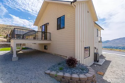 926 Long Drive, Chelan, WA 98816 - Photo 32