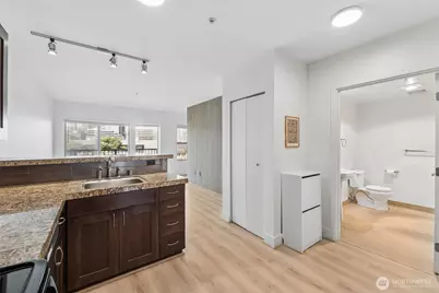 1620 Belmont Avenue #423, Seattle, WA 98122 - Photo 8