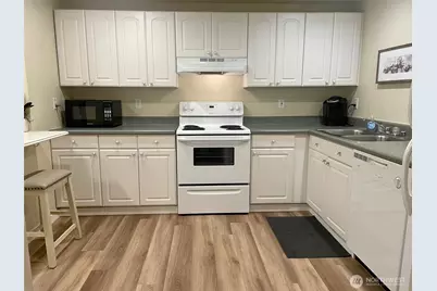 23042 NE 8th Street, Sammamish, WA 98074 - Photo 24