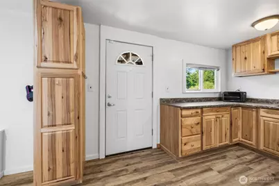 8397 Golden Valley Boulevard, Maple Falls, WA 98266 - Photo 10