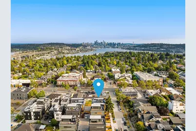4514 A Corliss Avenue N, Seattle, WA 98103 - Photo 2