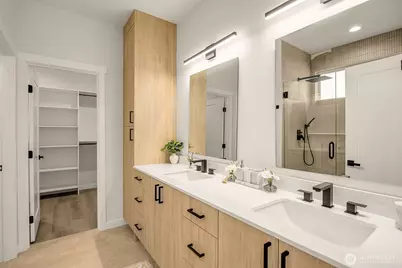 4514 A Corliss Avenue N, Seattle, WA 98103 - Photo 14