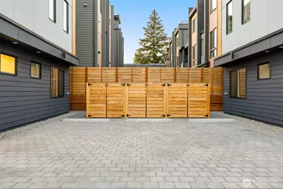 4514 A Corliss Avenue N, Seattle, WA 98103 - Photo 20