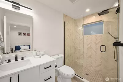 4514 A Corliss Avenue N, Seattle, WA 98103 - Photo 18