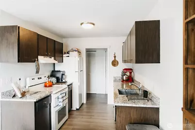924 Shorewood Drive #49, Bremerton, WA 98312 - Photo 4